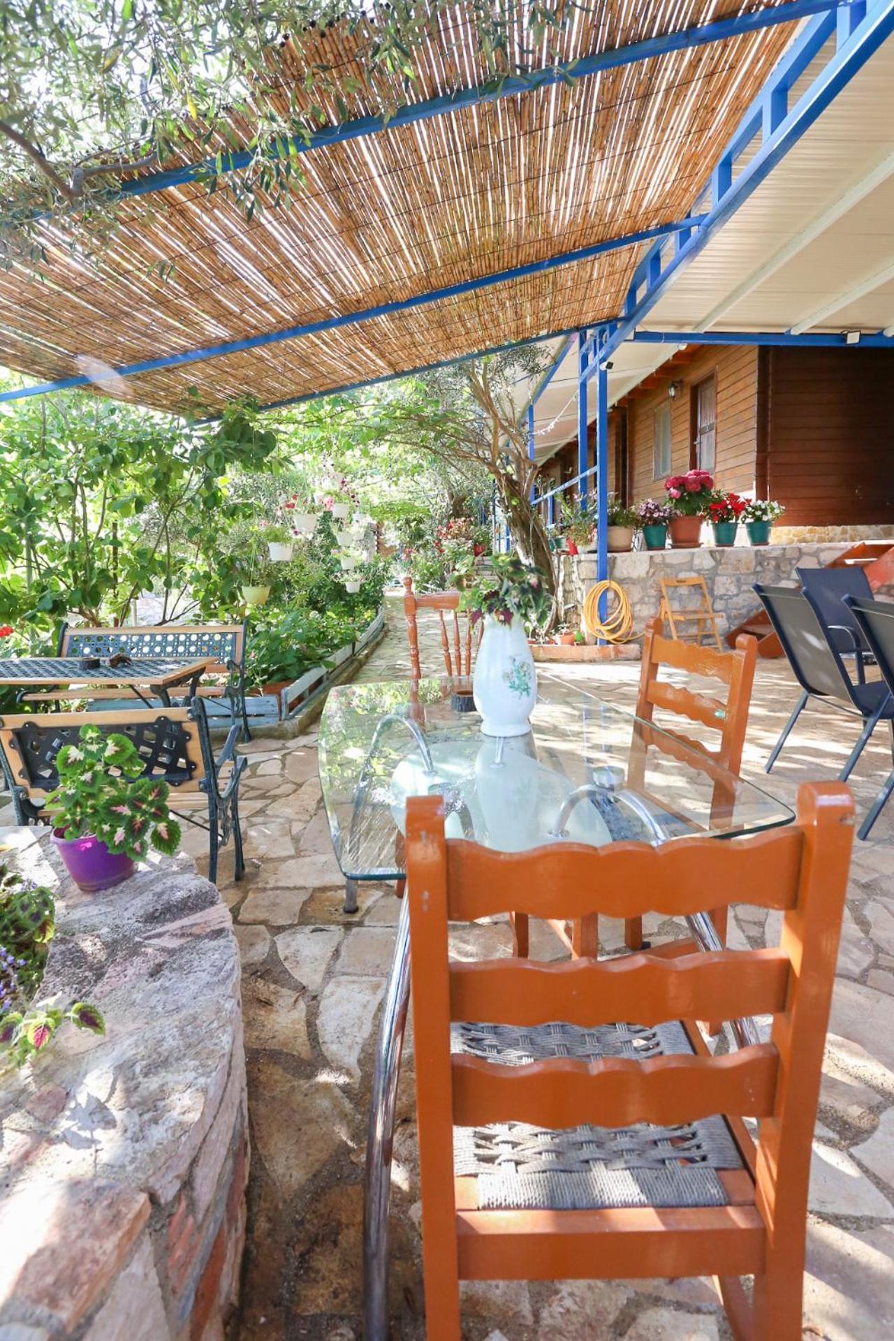 Holiwood Motel Himare Exterior foto