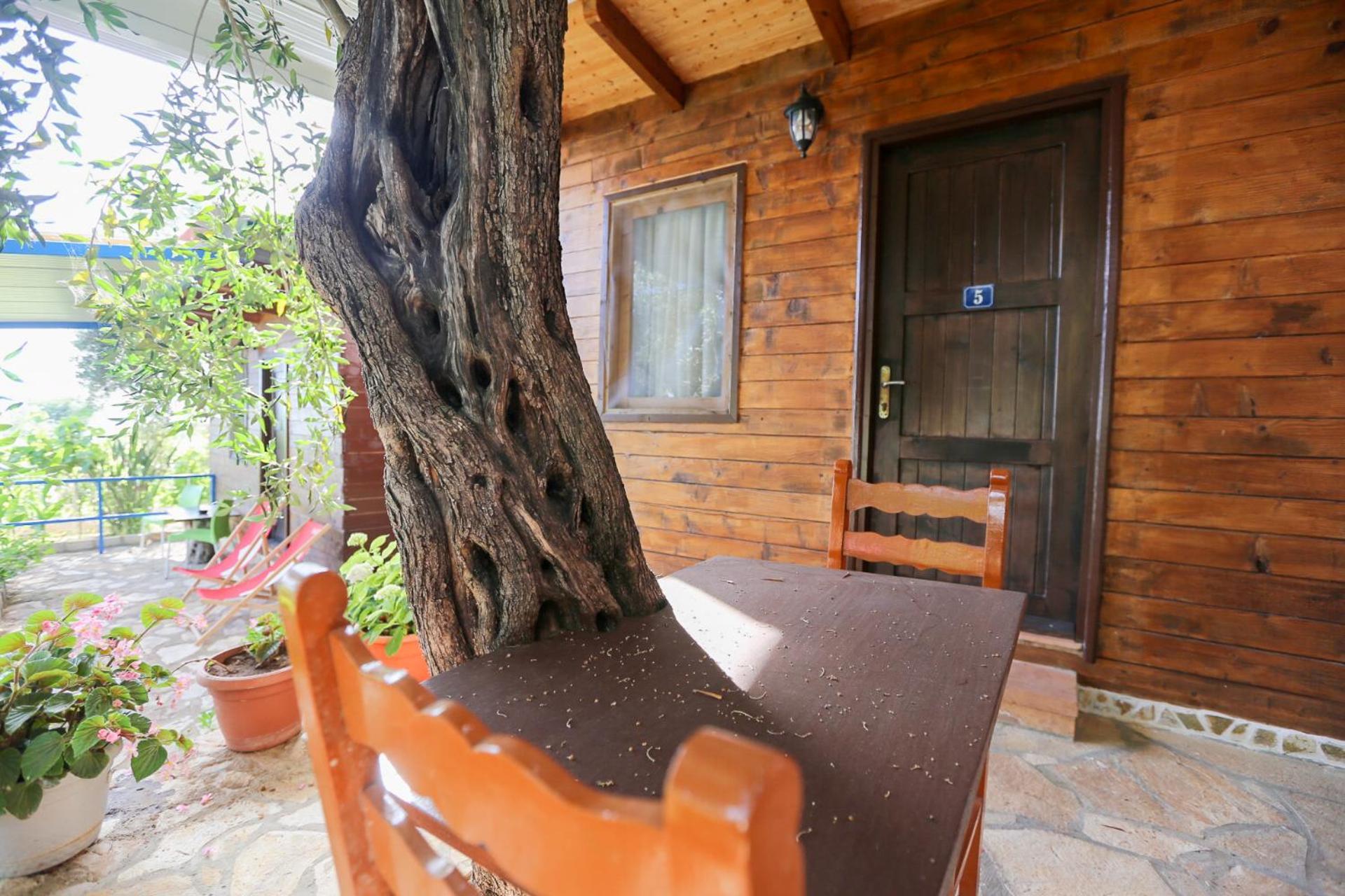 Holiwood Motel Himare Exterior foto