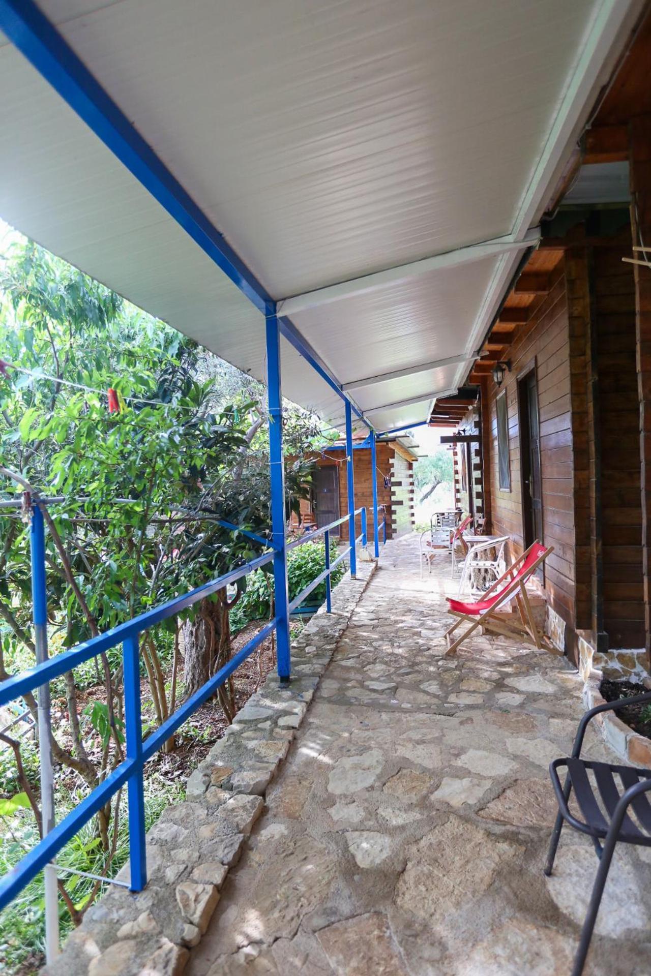 Holiwood Motel Himare Exterior foto